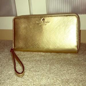 Brand NEW Kate Spade gold wristlet